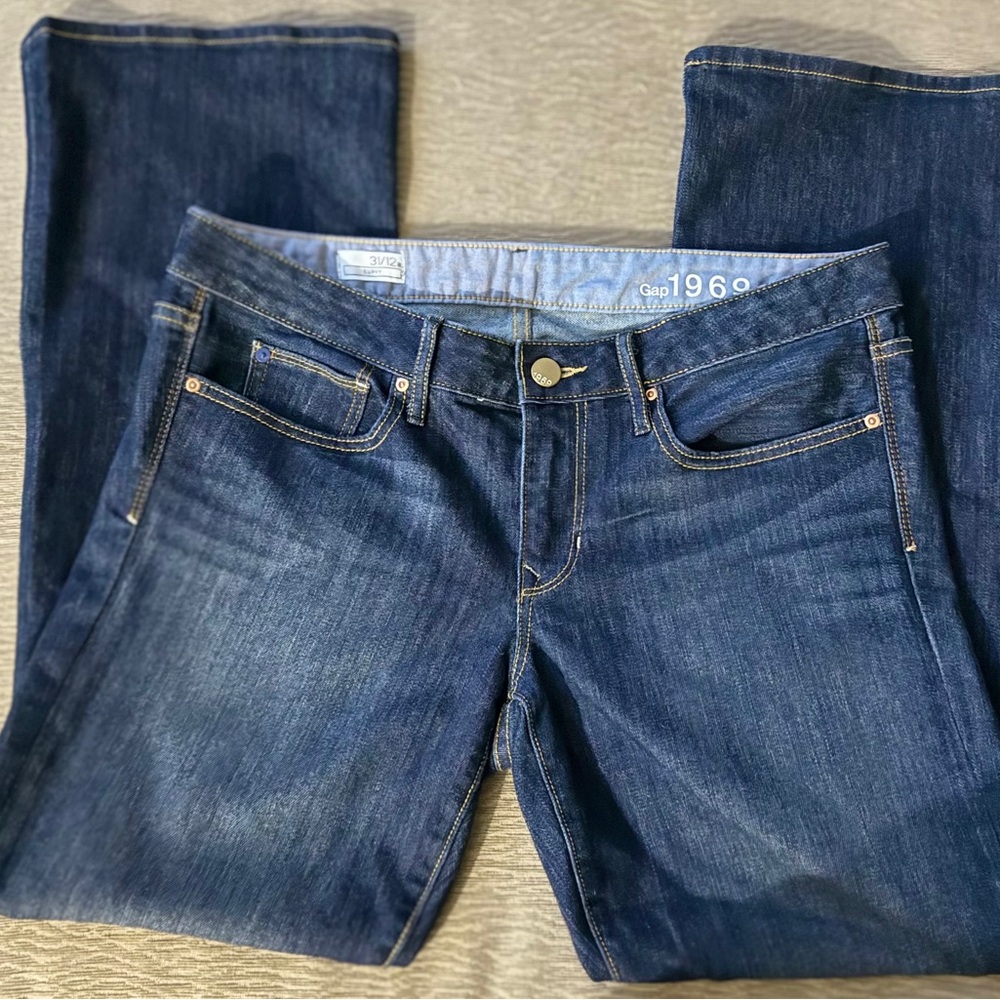 ‼️SALE ‼️ Gap 1969 👖Curvy Blue Straight Leg Jeans with Fading - Picture 4 of 6
